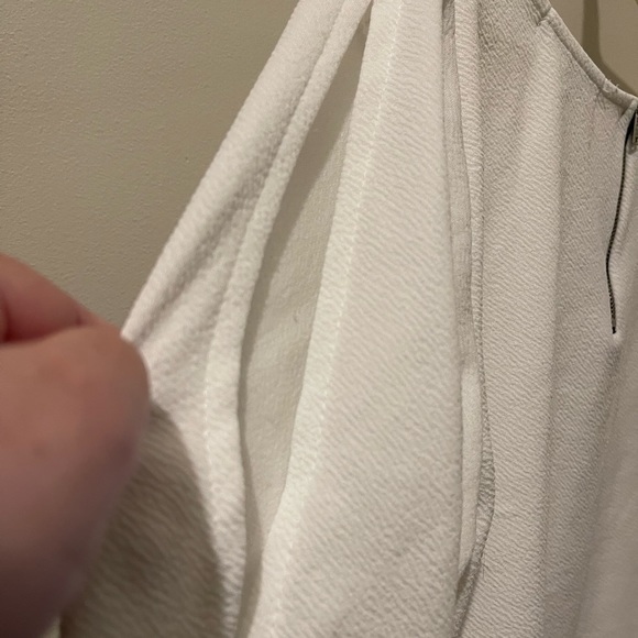 Green Envelope Los Angeles white 3/4 sleeve, open arm blouse. - Picture 3 of 4